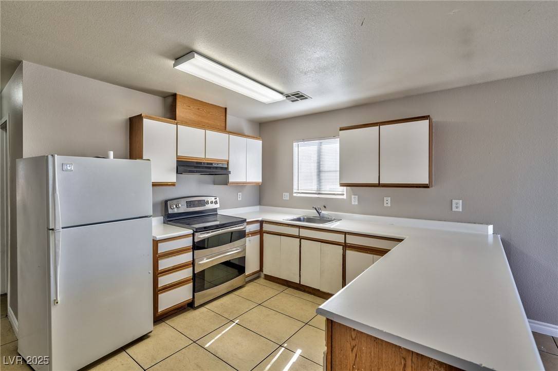 Las Vegas, NV 89156,6983 Appleton DR #C