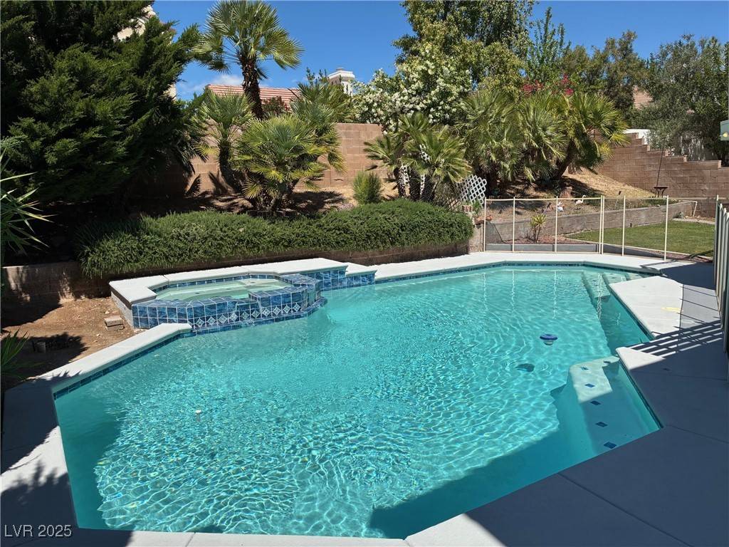 Las Vegas, NV 89117,2817 Whispering Wind DR