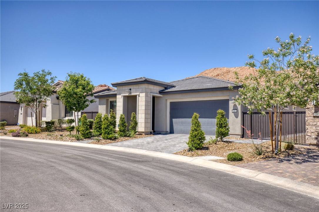 Henderson, NV 89011,25 RED CREEK BLUFF ST