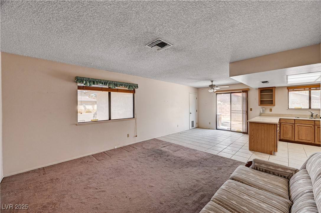 Las Vegas, NV 89120,5274 Somerset DR