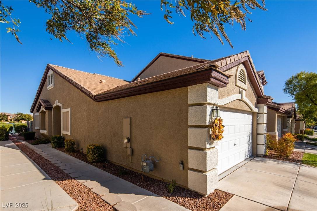 Las Vegas, NV 89145,10336 Birch Bluff LN