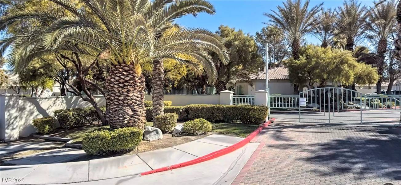 Las Vegas, NV 89120,6480 Annie Oakley DR #524