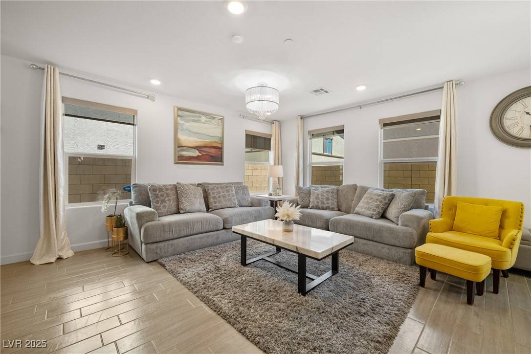 Henderson, NV 89011,329 Brockbank PL