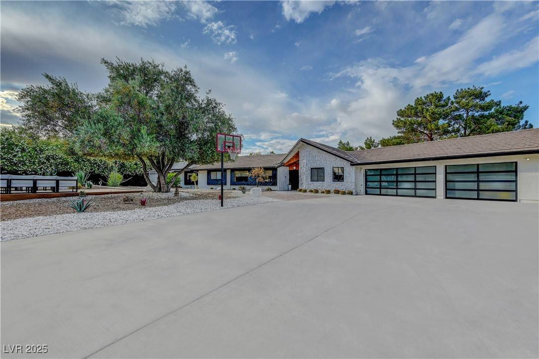 Las Vegas, NV 89117,7140 Palmyra Ave