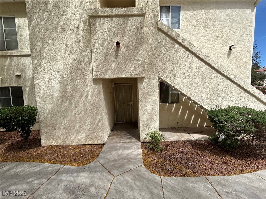 Henderson, NV 89015,698 S Racetrack RD #413