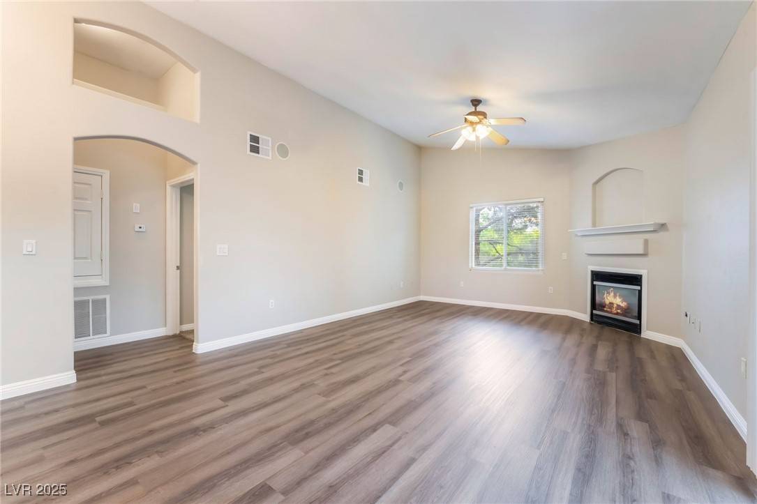 Las Vegas, NV 89108,3925 LAZY PINE ST #202