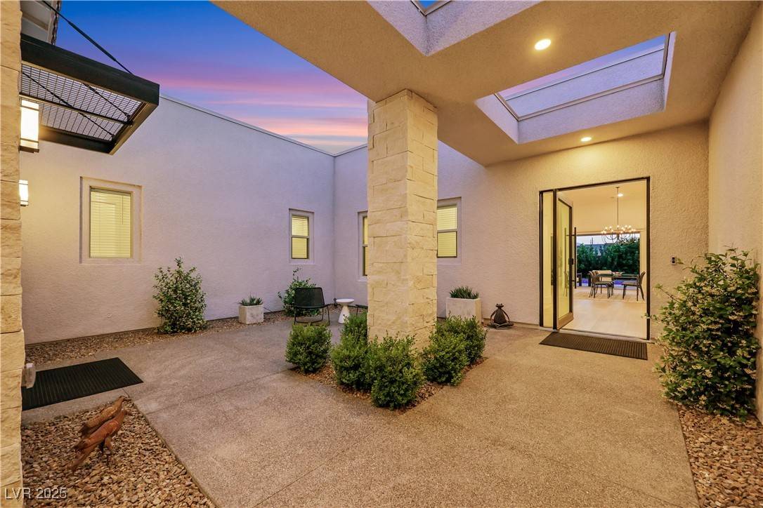 Las Vegas, NV 89138,11895 SKYLINE ARCH CT