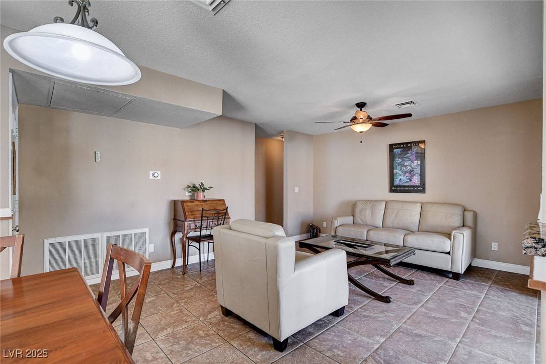 Las Vegas, NV 89103,4860 Nara Vista WAY #204