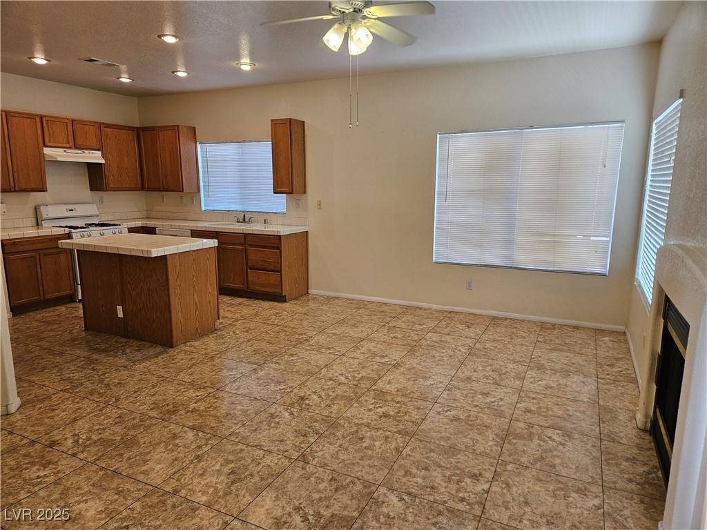 Las Vegas, NV 89147,7849 Blue Brook DR