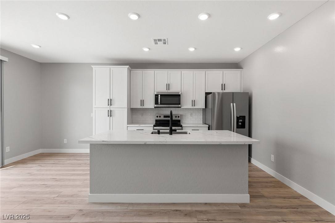 North Las Vegas, NV 89032,3224 Lahontan ST
