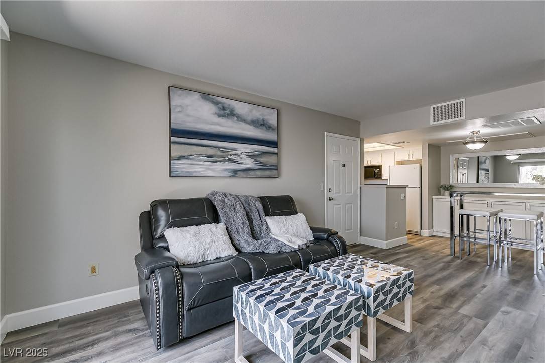Las Vegas, NV 89113,8070 Russell RD #2136