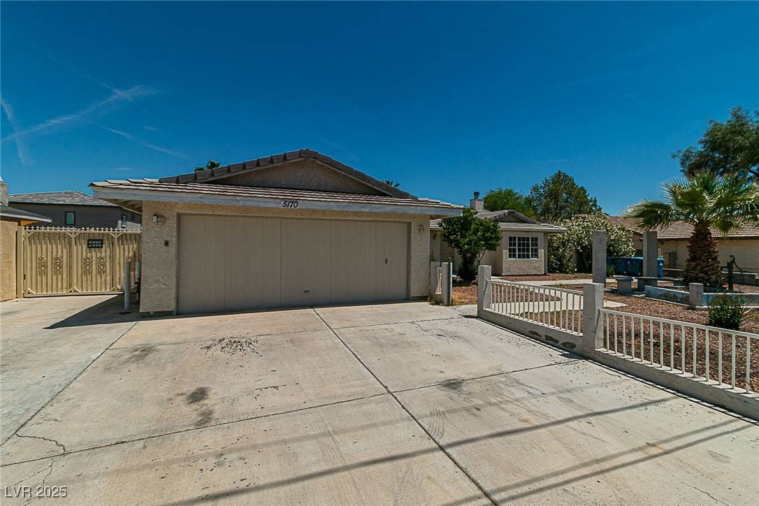 Las Vegas, NV 89120,5170 S Pearl ST