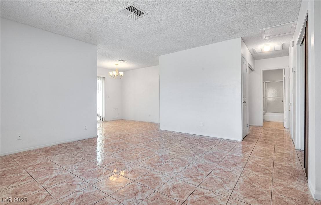 Las Vegas, NV 89103,6211 Meadow Brook LN