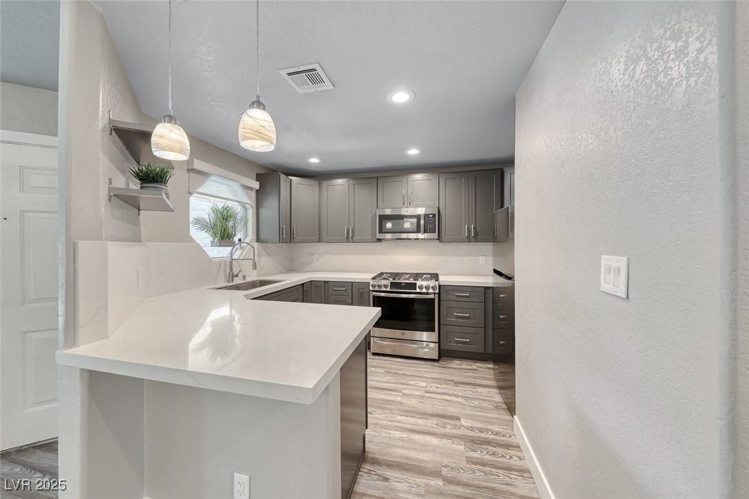 Las Vegas, NV 89118,5018 S Rainbow BLVD #202