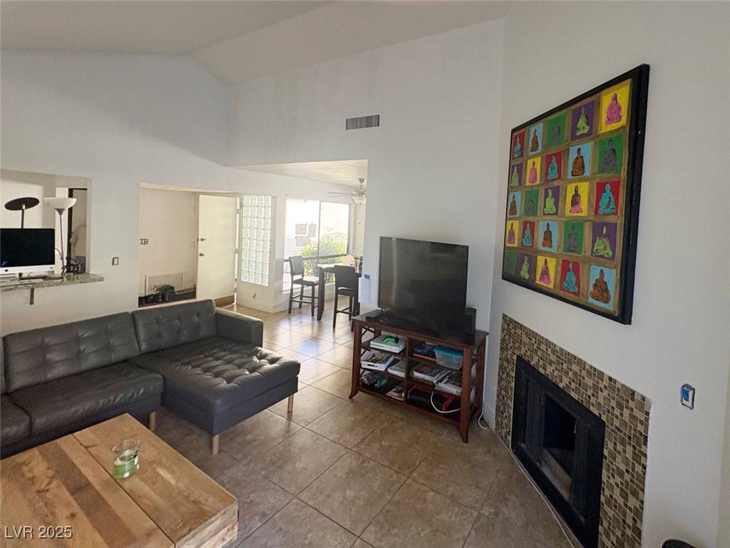 Las Vegas, NV 89109,2989 Bel Air DR