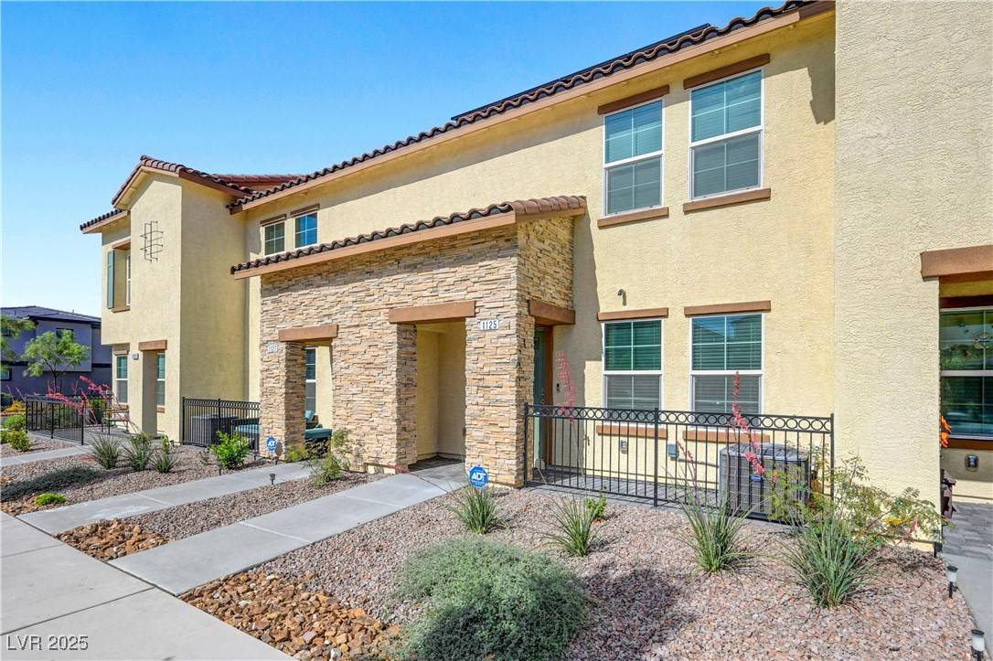 Henderson, NV 89011,1125 Meadow Sparrow PL