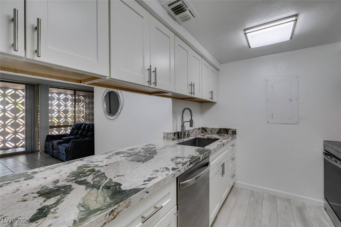 Las Vegas, NV 89169,205 E Harmon AVE #112