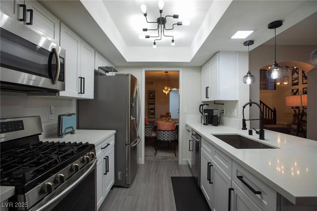 Las Vegas, NV 89117,9013 Cypress Point WAY