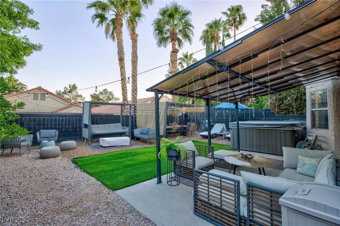 Las Vegas, NV 89117,9013 Cypress Point WAY