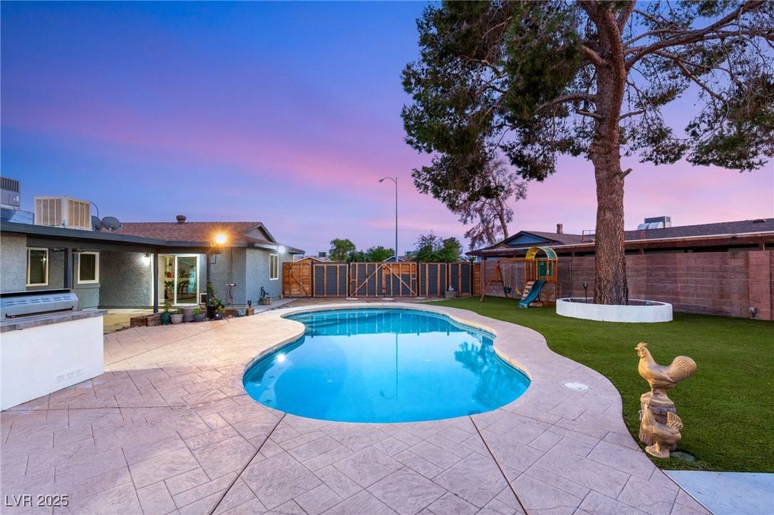 Las Vegas, NV 89121,4764 Lana DR