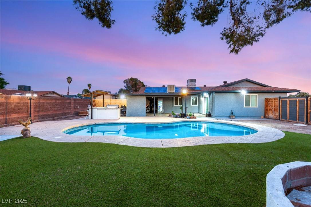 Las Vegas, NV 89121,4764 Lana DR