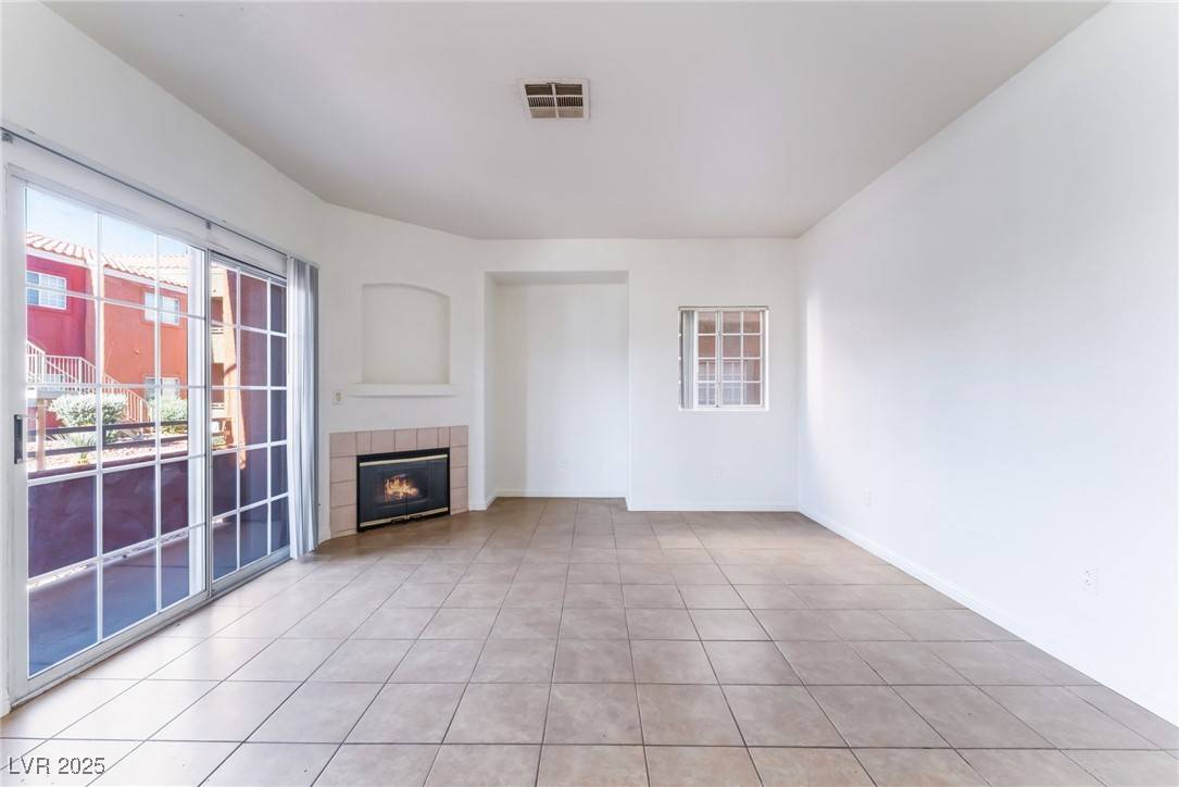 Las Vegas, NV 89115,4730 E Craig RD #1115