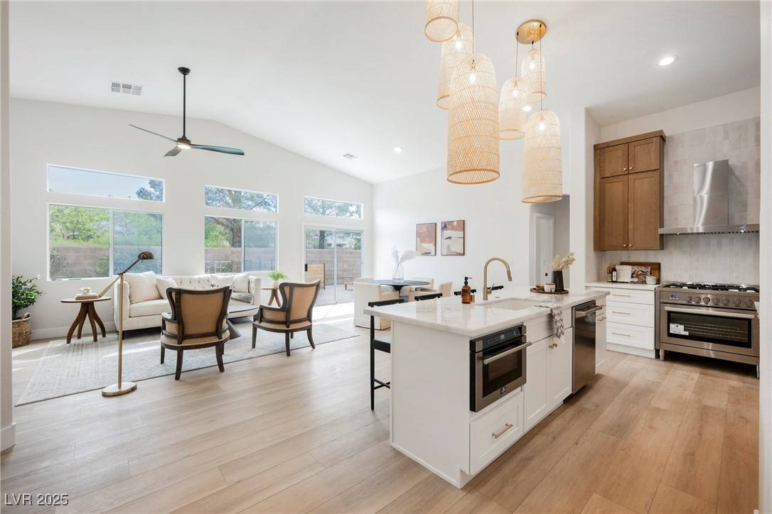 Las Vegas, NV 89141,4065 Genoa DR