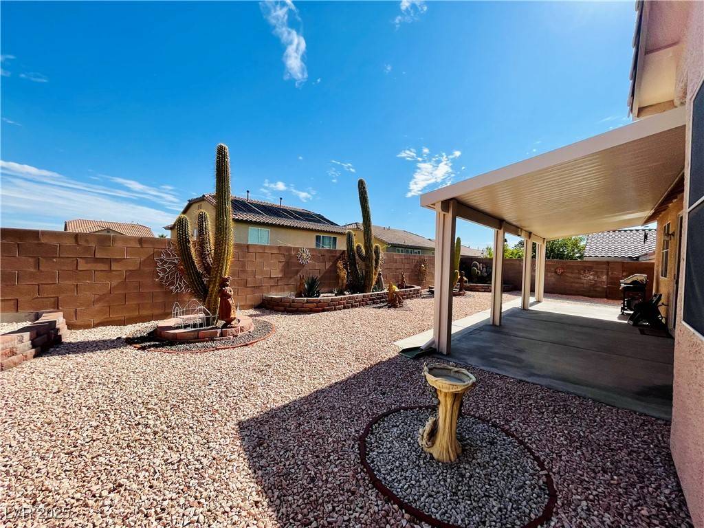 Henderson, NV 89002,174 Golden Crown AVE