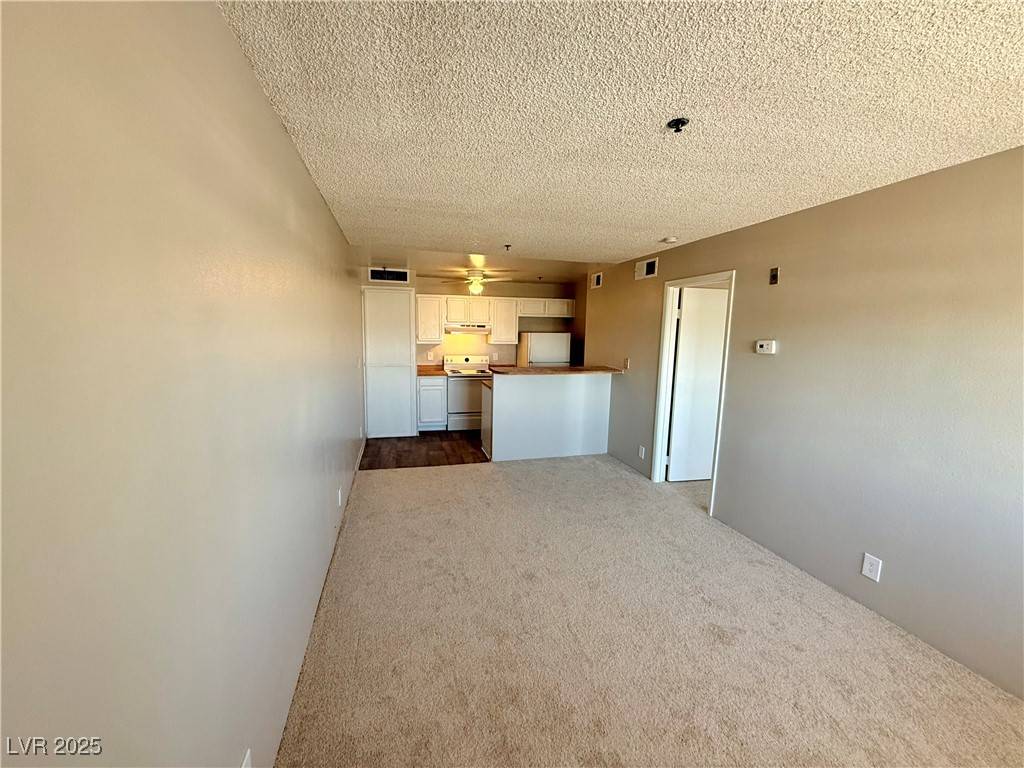 Las Vegas, NV 89119,1381 E University AVE #310