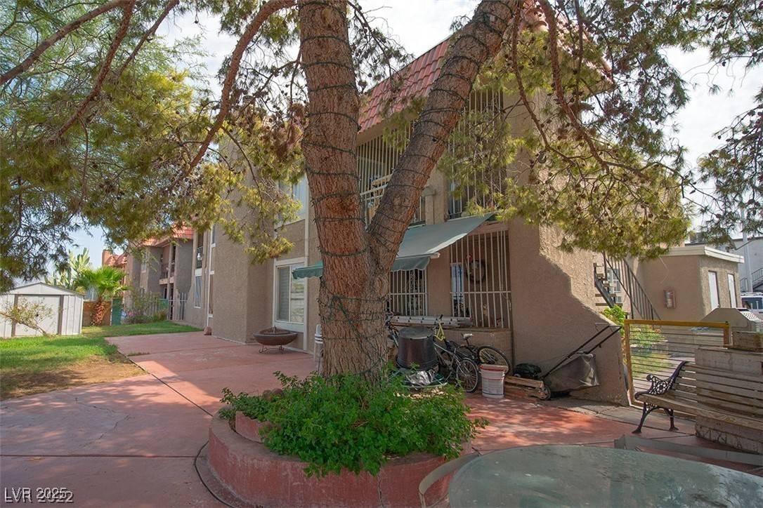 Las Vegas, NV 89156,2185 Exeter DR #2