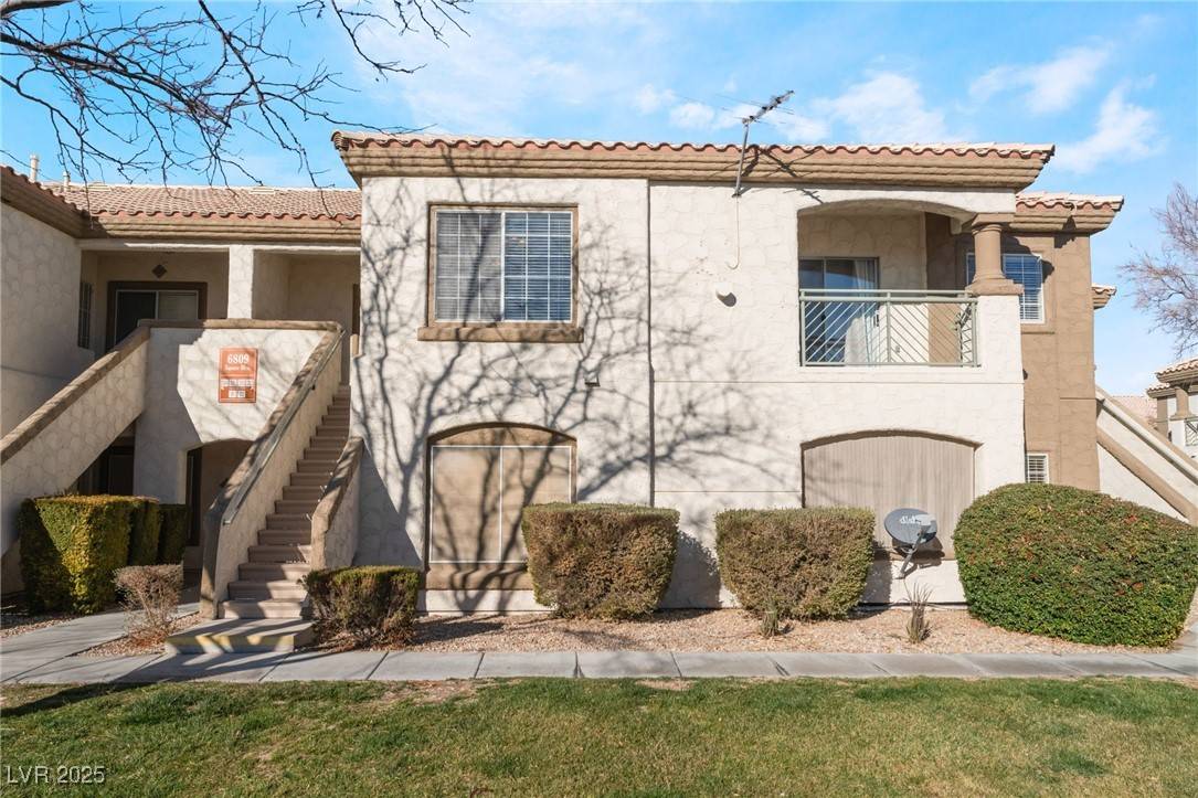 Las Vegas, NV 89130,6809 Squaw Mountain DR #202