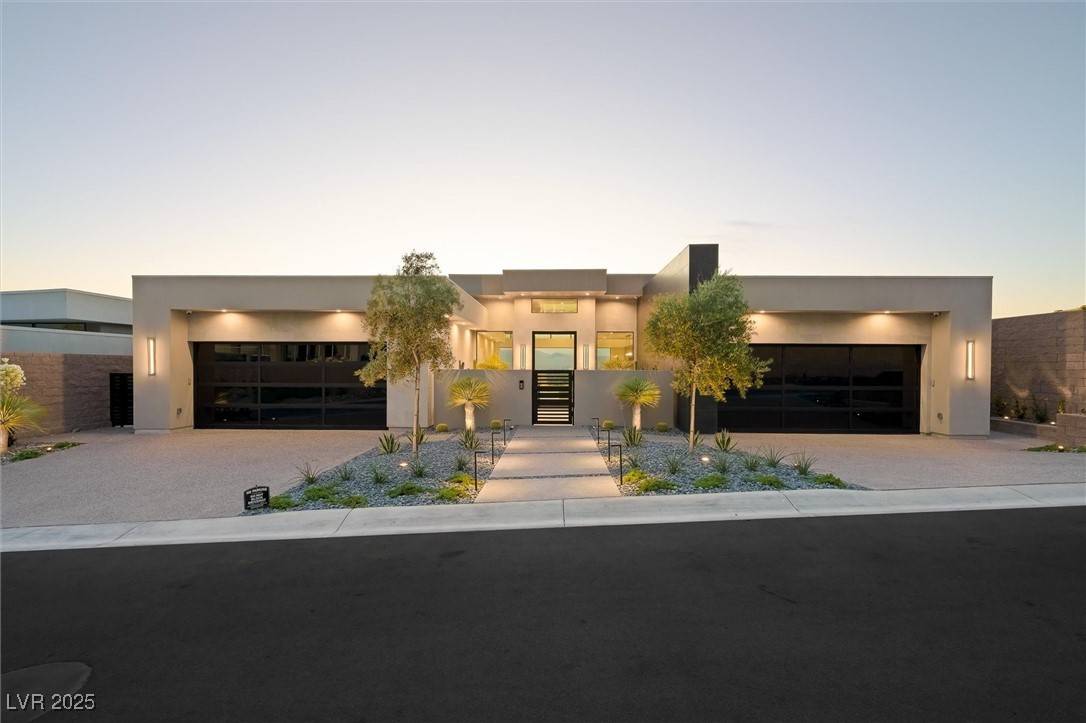 Henderson, NV 89012,663 Solitude Rock CT