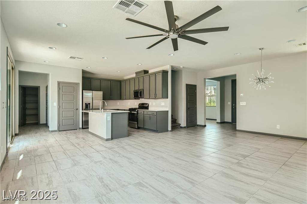 Las Vegas, NV 89166,10271 Bark Pine CT