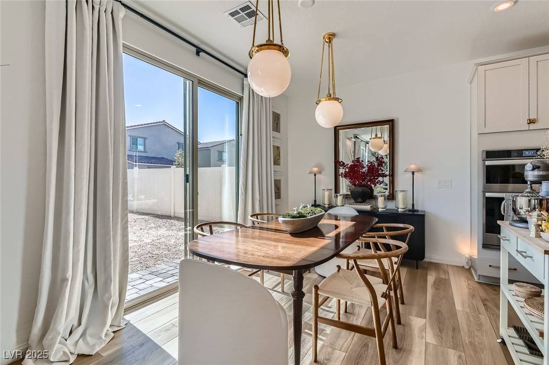 North Las Vegas, NV 89086,6938 Feather Hill ST