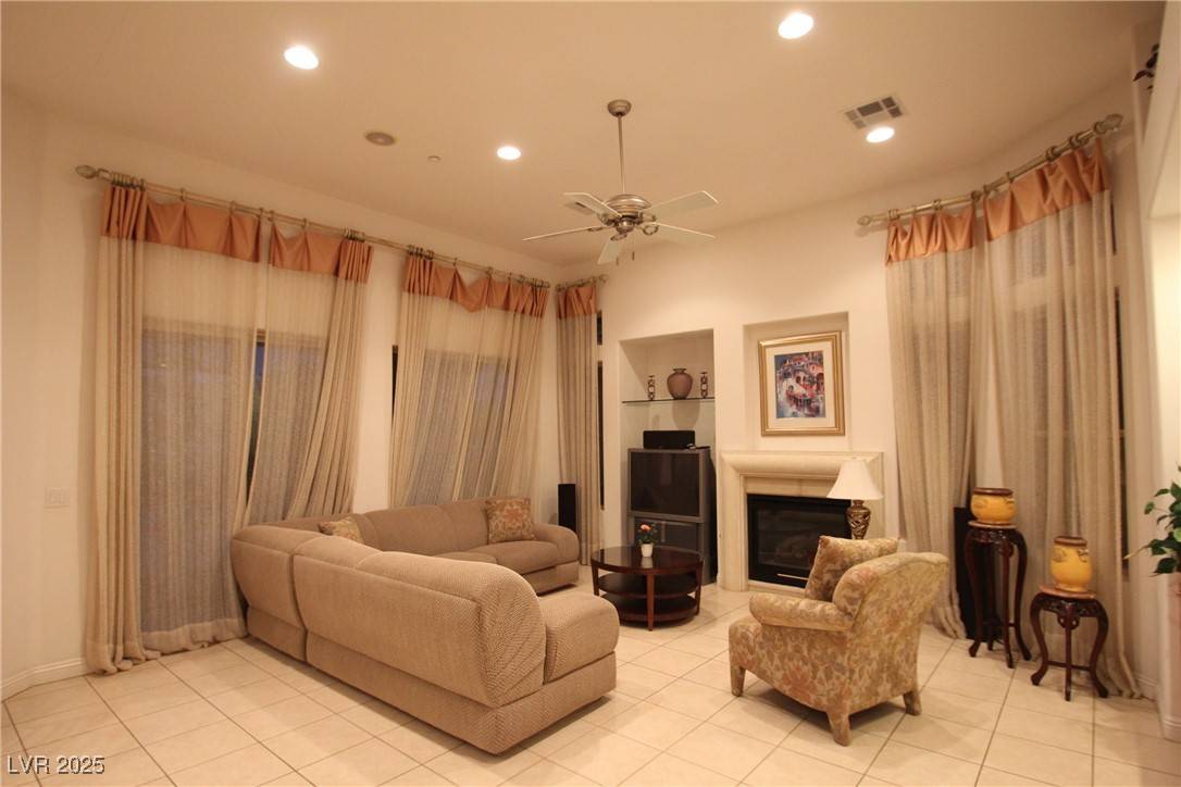 Henderson, NV 89011,10 Via Salerno
