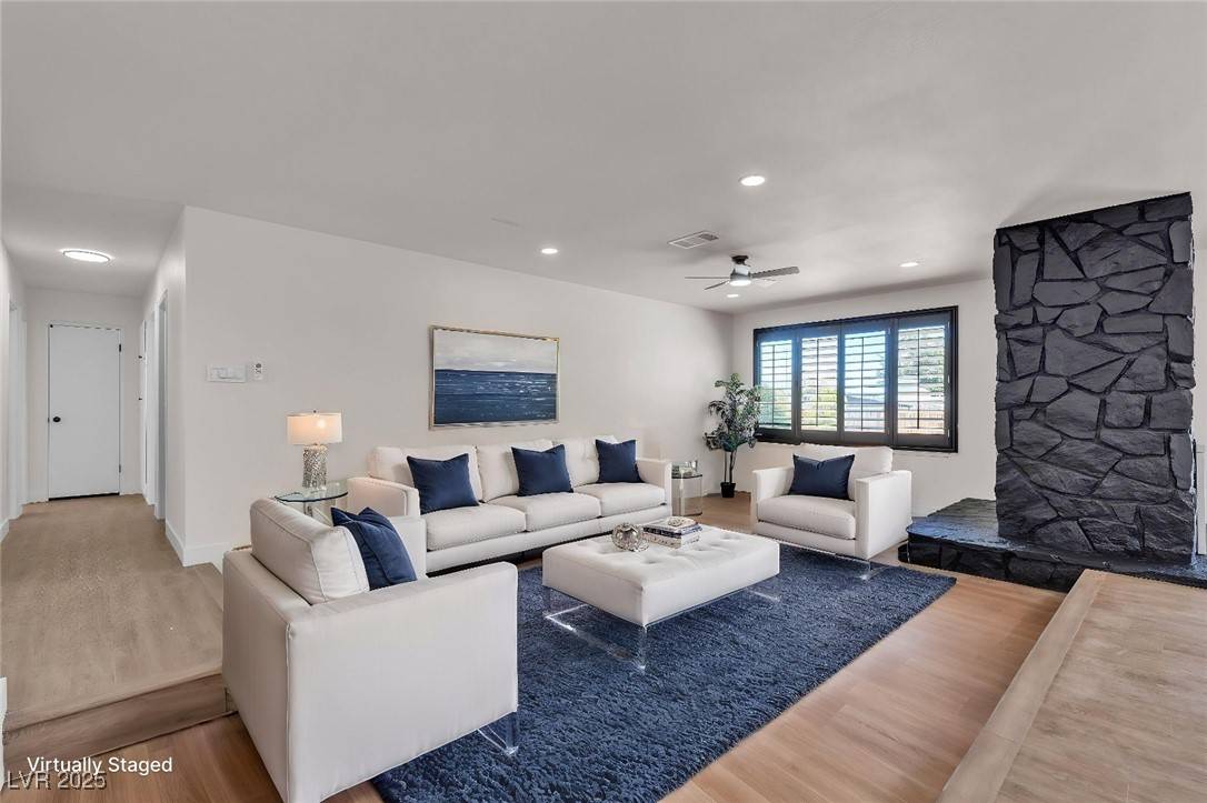 Las Vegas, NV 89145,405 Oil Lantern LN