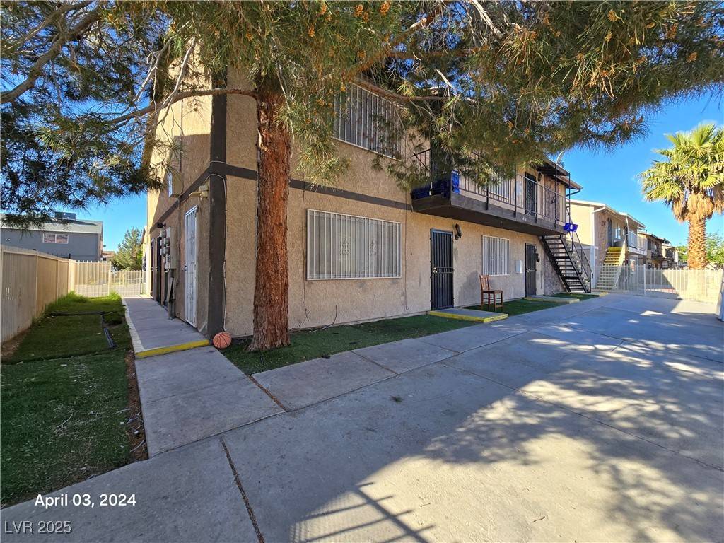 Las Vegas, NV 89115,4765 Thunderbolt AVE #1