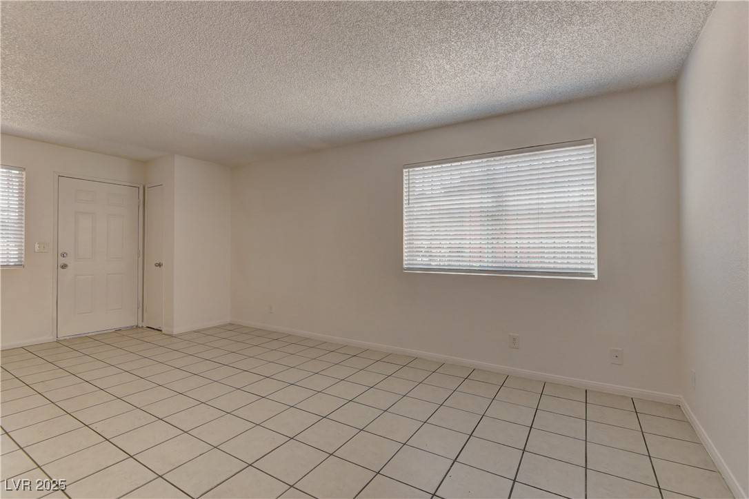 Las Vegas, NV 89103,3639 Kolendo CT #B