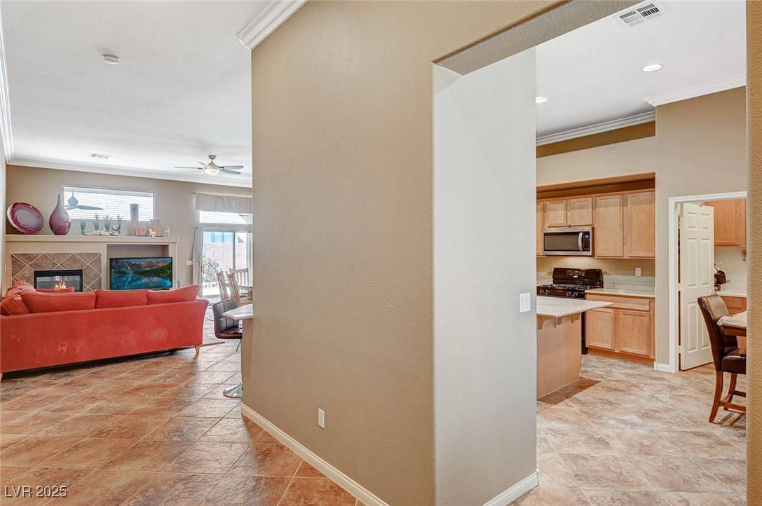 North Las Vegas, NV 89085,8129 Jim Steele Falls ST