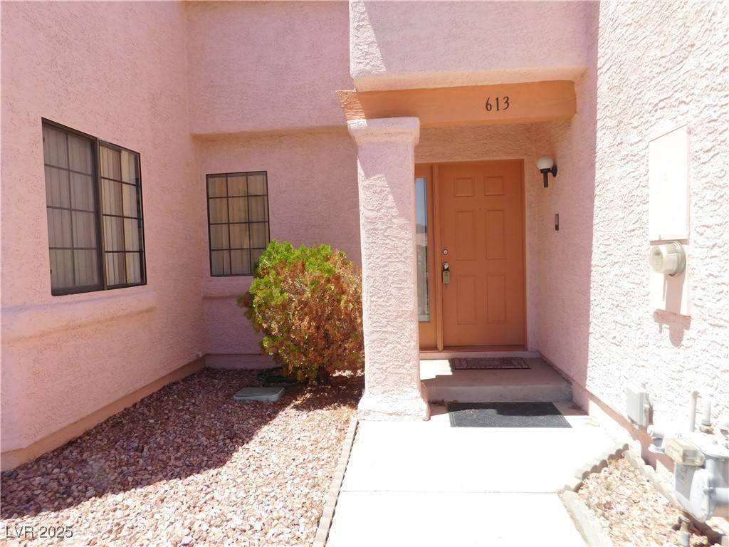 Henderson, NV 89014,613 Cervantes DR