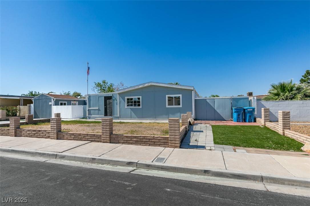 Las Vegas, NV 89121,4898 Fiesta WAY