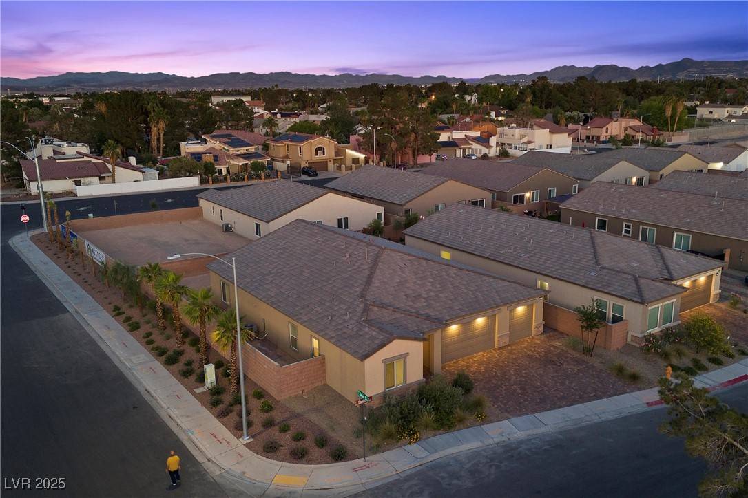 Las Vegas, NV 89121,3706 Etendre CT