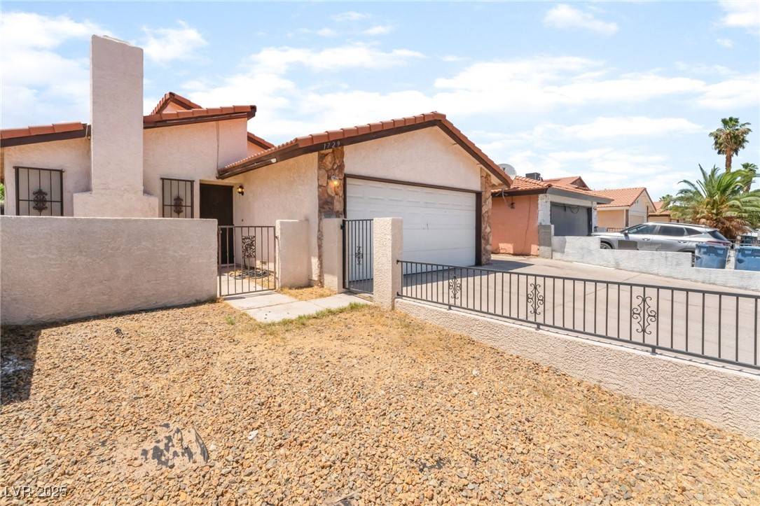 Las Vegas, NV 89108,1729 Yellow Rose ST