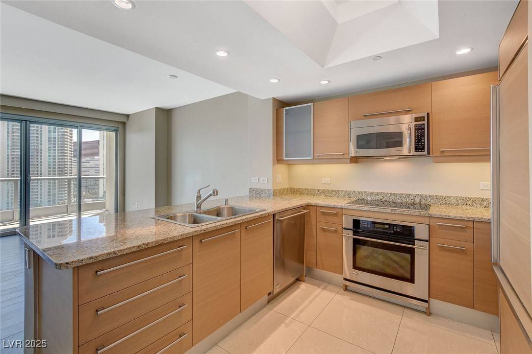 Las Vegas, NV 89109,222 Karen AVE #1705