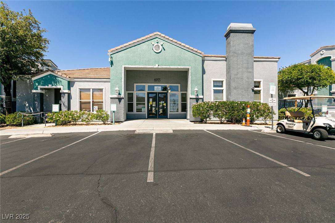 Las Vegas, NV 89149,6955 N Durango DR #2081