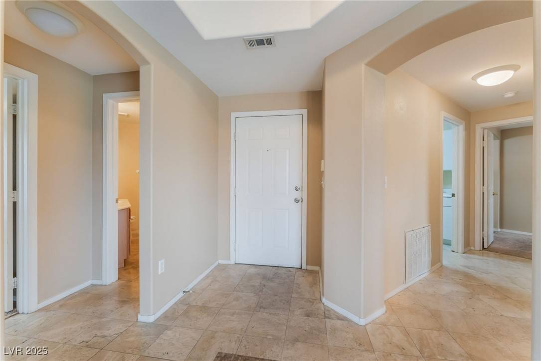 Las Vegas, NV 89144,10830 Amber Ridge DR #202