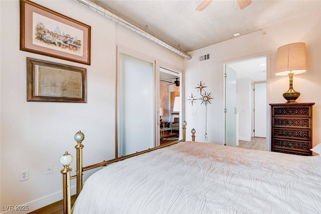 Las Vegas, NV 89101,353 E Bonneville AVE #233
