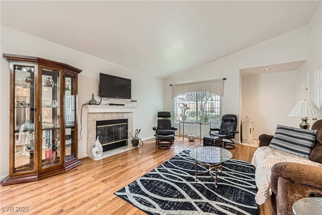 Las Vegas, NV 89108,5401 Bugle WAY #103