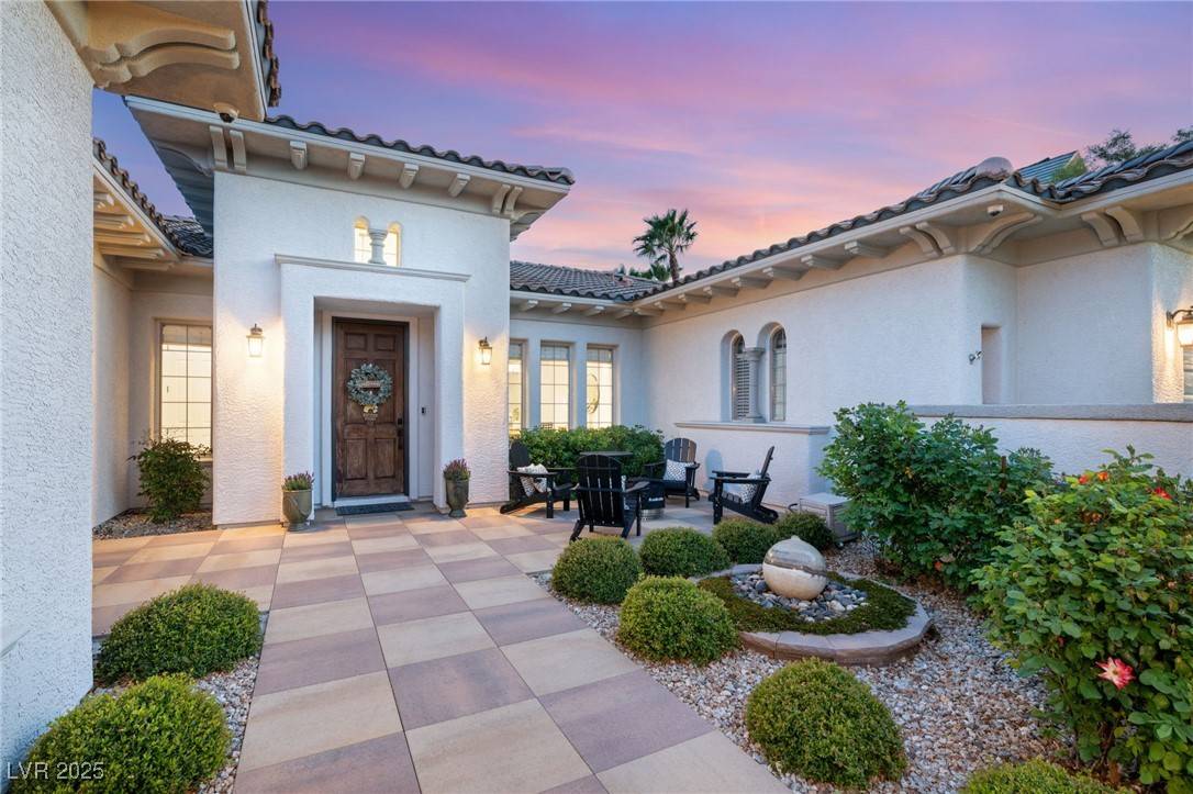 Las Vegas, NV 89144,10717 Beringer DR
