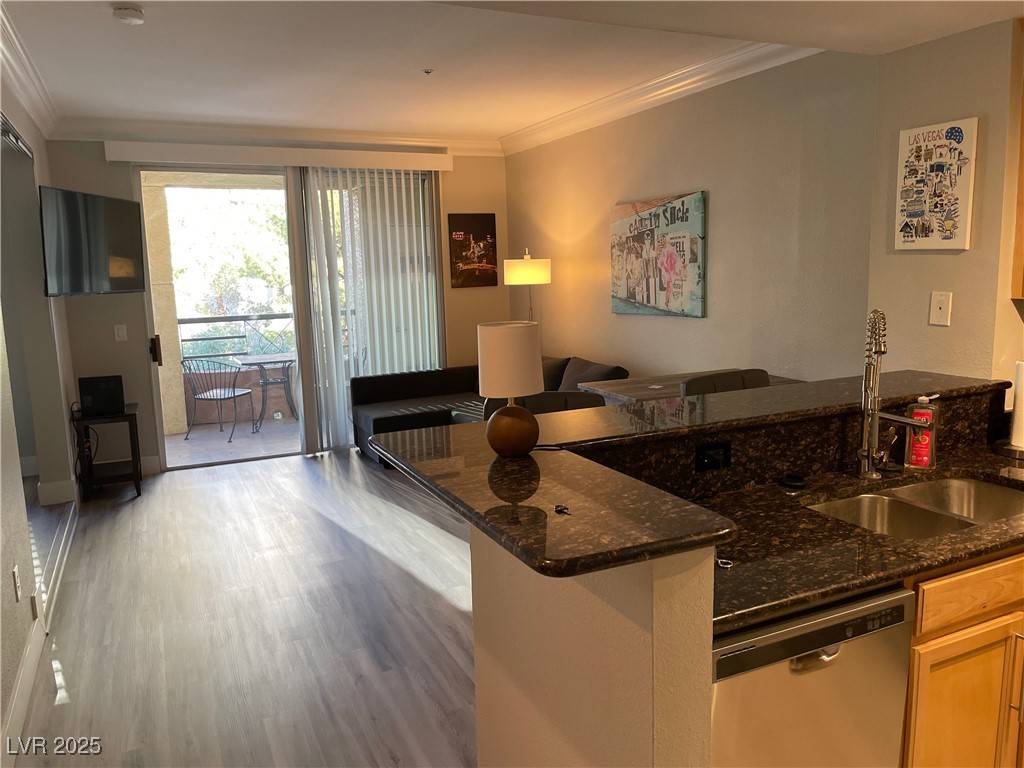 Las Vegas, NV 89169,260 E Flamingo RD #228